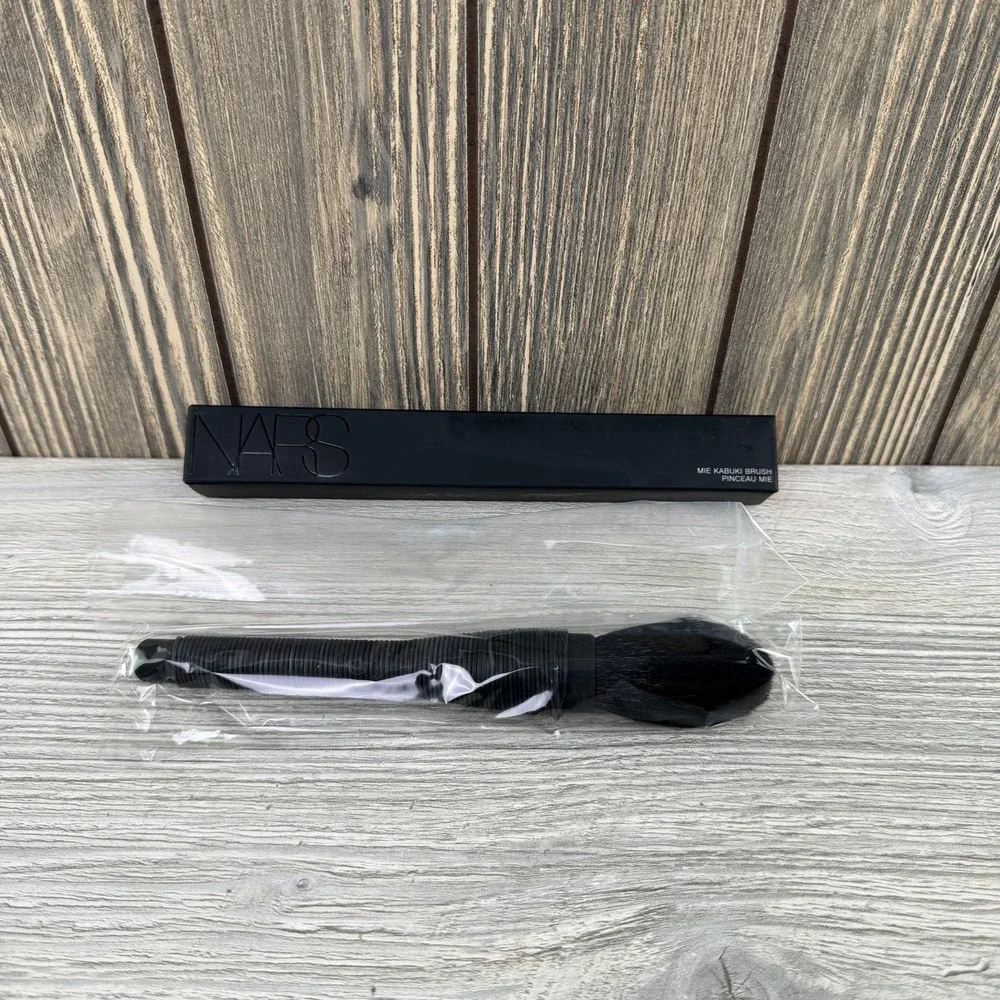 Nars Mie Kabuki Brush #1861 Length 7 Inches Full Size Brand New Sealed Boxed